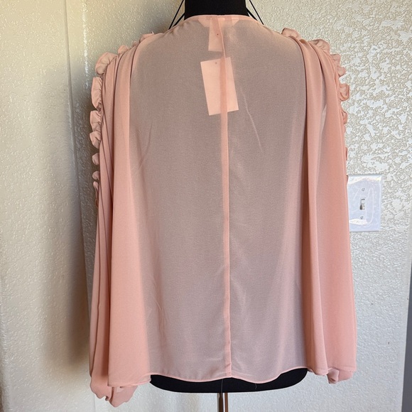 H&M Ruffled Cold Shoulder Blouse - Picture 2 of 3